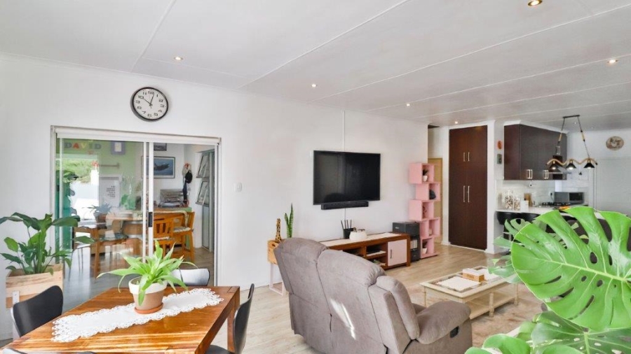 3 Bedroom Property for Sale in Bayview Western Cape